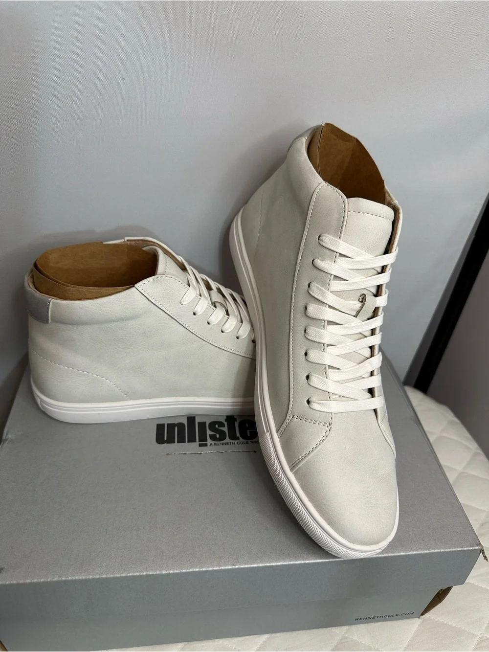 Kenneth Cole Unlisted Mens Size 9 White High-Top Leather Sneakers Lace Up New